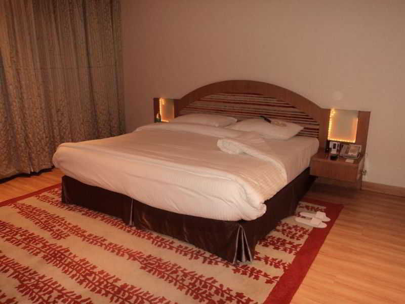 Yashail Hotel Харидвар Экстерьер фото